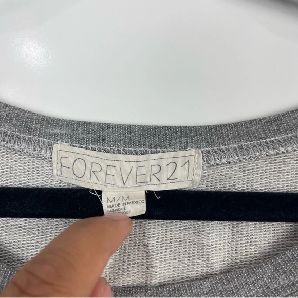 Forever 21 West Hollywood Athletics Long Sleeve Graphic Sweatshirt Size Medium - Picture 6 of 7